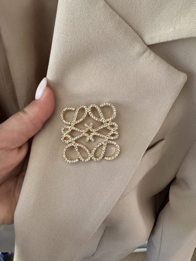 Goudkleurige broche met steentjes - Afbeelding 2