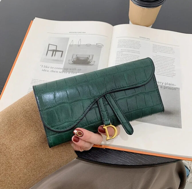 Large D-wallet groen