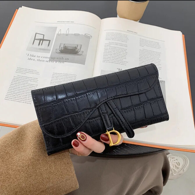 Large D-wallet
