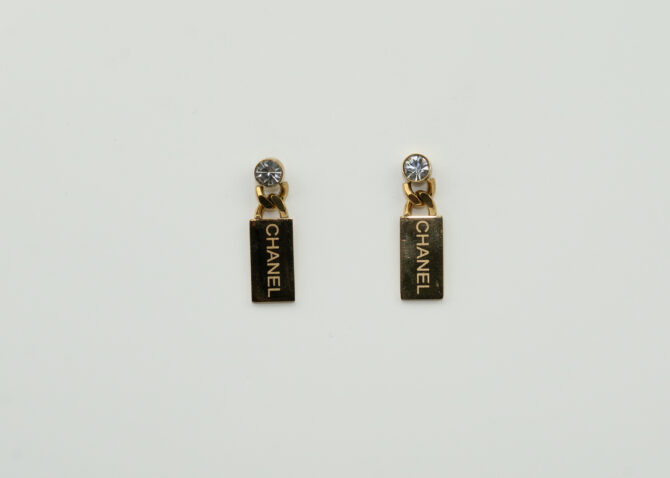 Goudkleurige C-L Oorbellen met Kristalaccent