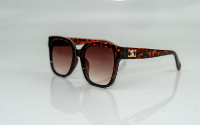 CC goudkleurige logo glasses